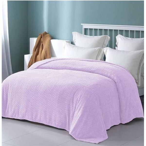 Exclusivo Mezcla Queen Blanket Made of 100 Percent Polyester