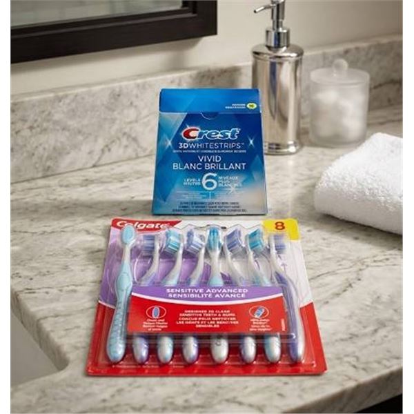 Colgate Toothbrush 8-Pack with Crest Whitestrips