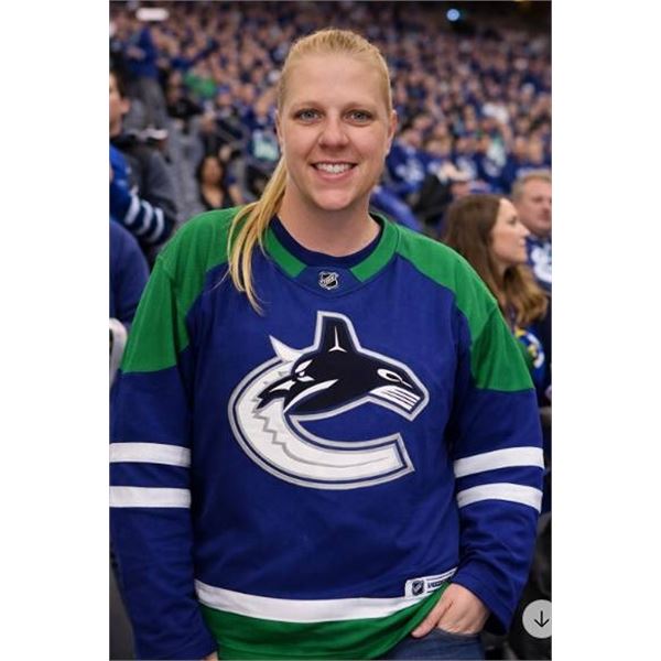 Vancouver Canucks XL Hockey Jersey