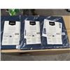 Image 2 : Amazon Basics Microfiber Towels, 3 Pack