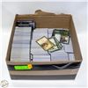 Image 1 : BOX WITH APPROXIMATLY 2000 MAGIC THE GATHERING