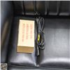 Image 4 : NEW AMERICAN GOOSE BLK LEATHERETTE POWER RECLINER