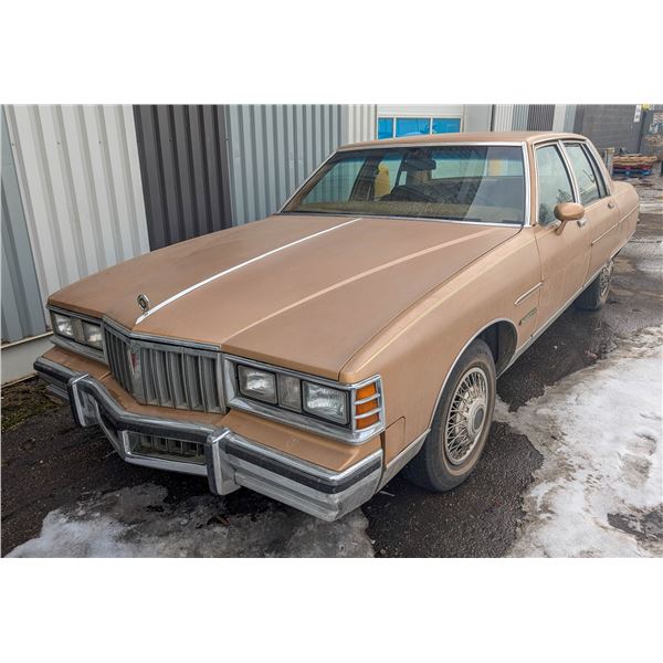 1977 PONTIAC PARISENNE 4 DOOR SEDAN