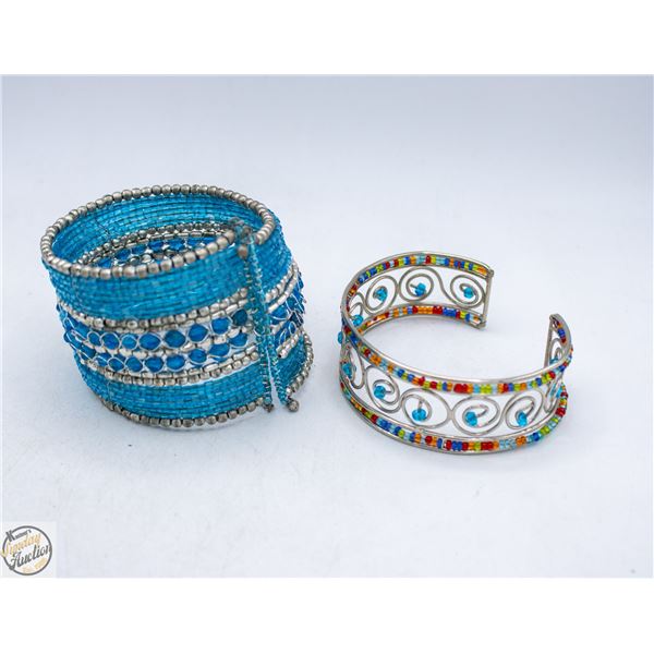 PAIR OF VINTAGE BRACELETS