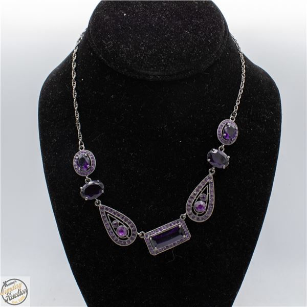 VINTAGE PENDANT ON CHAIN