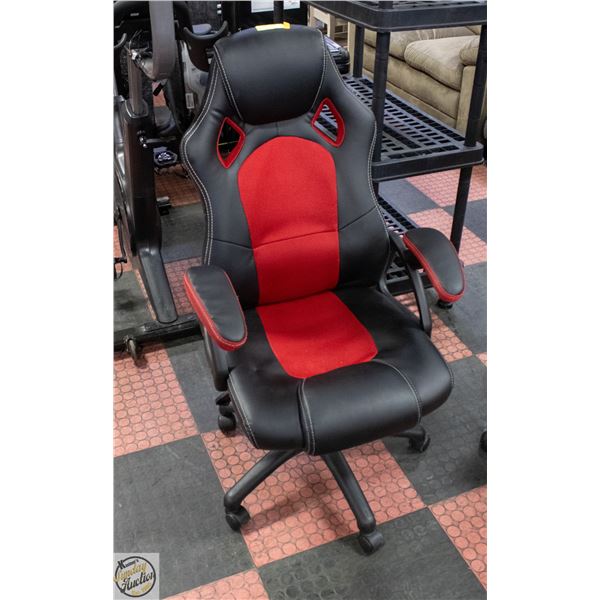 BLACK & RED GAMING CHAIR