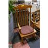 Image 1 : SOLID WOOD ROCKING CHAIR