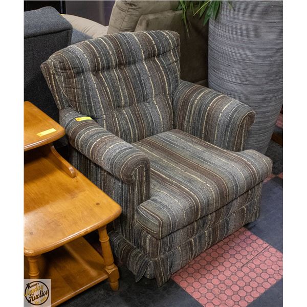 GREEN ARM CHAIR WITH SWIVEL WHEELS