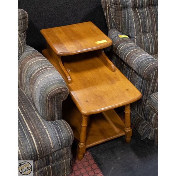SOLID MAPLE 2 TIER OCCASIONAL TABLE