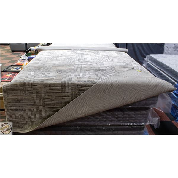 CALVIN KLEIN AREA RUG 7FT X 9FT X 10"