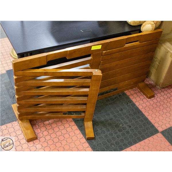 WOOD ADJUSTABLE BARRIER 20" HIGH 14"/54"/69"
