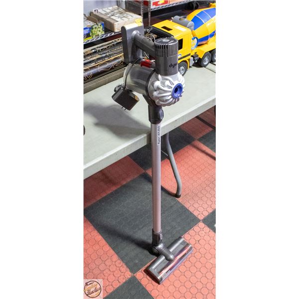 DYSON V6 FULL FIT FLOOR VACUUM WITH