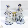 Image 1 : PAIR OF VINTAGE PORCELAIL FIGURES BLUE+WHITE