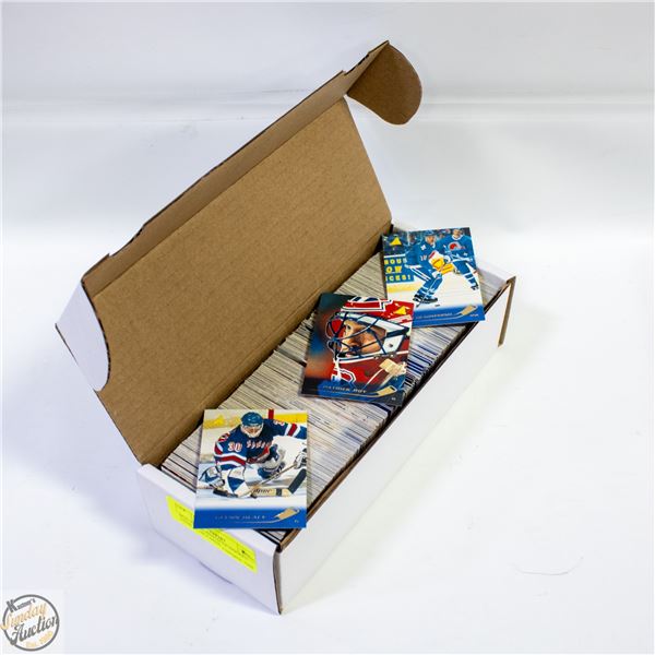 BOX 1995-96 PINNACLE HOCKEY APPROX 540 CARDS