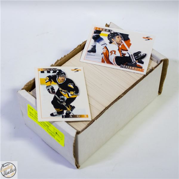 BOX 1995-96 SCORE PINNACLE HOCKEY APPROX 330 CARDS