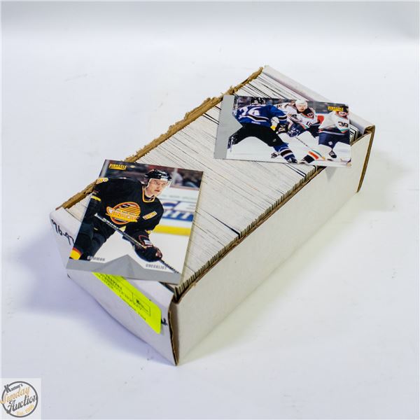 BOX 1996-97 PINNACLE HOCKEY PREMIUM STOCK
