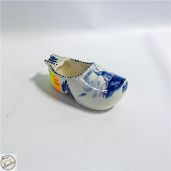 DELFT 290 HOLLAND MADE CLOG ASHTRAY