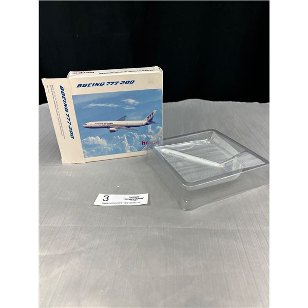 1:500 Scale Boeing 777 Diecast Plane in Box