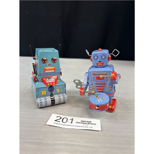 2 Vintage Wind Up Tin Robots
