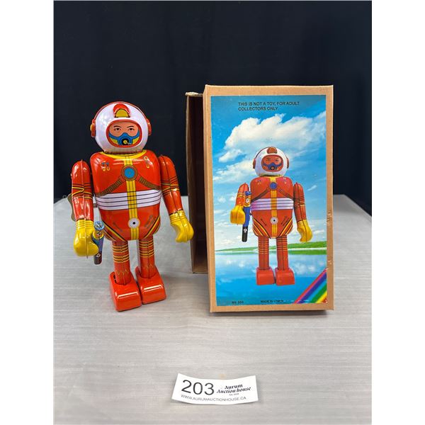 In Original Box Wind Up Tin Robot