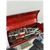 Image 5 : Toolbox with Content