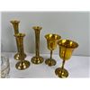 Image 2 : Home Decor with Gold Accents