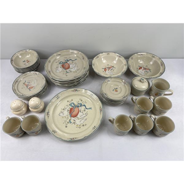 "Marmalade" Stoneware Dish Set