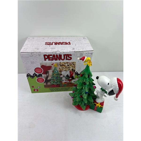 Peanuts Snoopy Christmas Tree