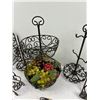 Image 3 : Metal Stands & Decor