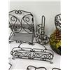 Image 4 : Metal Stands & Decor