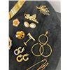 Image 2 : Assortment of Costume Jewelry