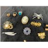 Image 4 : Assortment of Brooches, Hair Accessories, Hand Bag and Jewelry Box