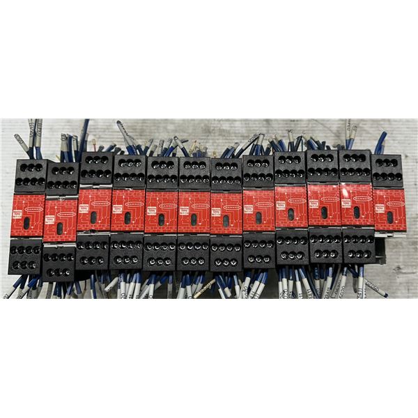 Lot of (12) Banner #IM-T-11A Safety Relays