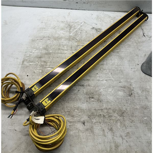 Sets of Banner #SLS14-750Q8 Safety Light Curtains