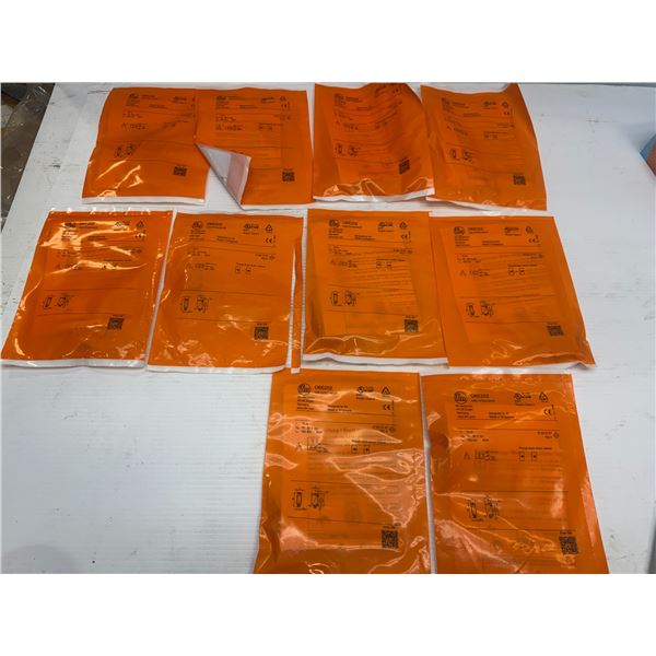 Lot of (10) Ifm #O6E202 (1 of 10 is open)