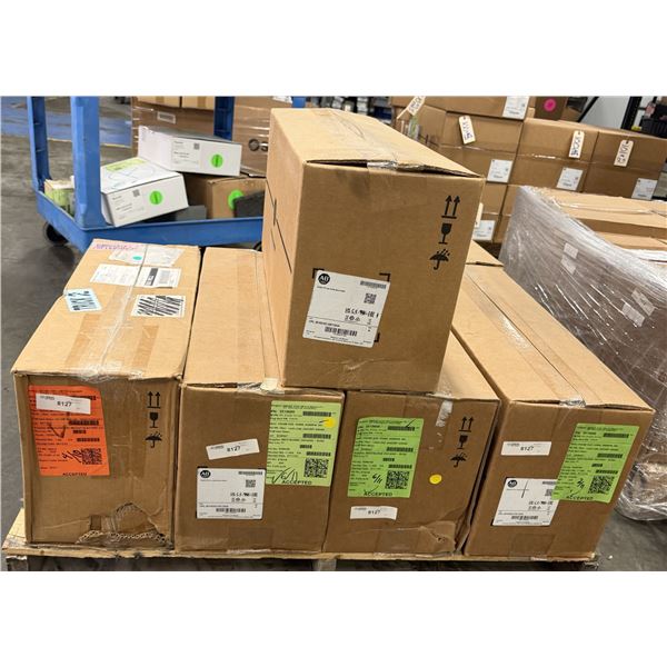 (5) Allen Bradley #VPL-B1653D-PK12AA (QTY3) & #VPL-B1653D-QK12AA (QTY 2) Servo Motors