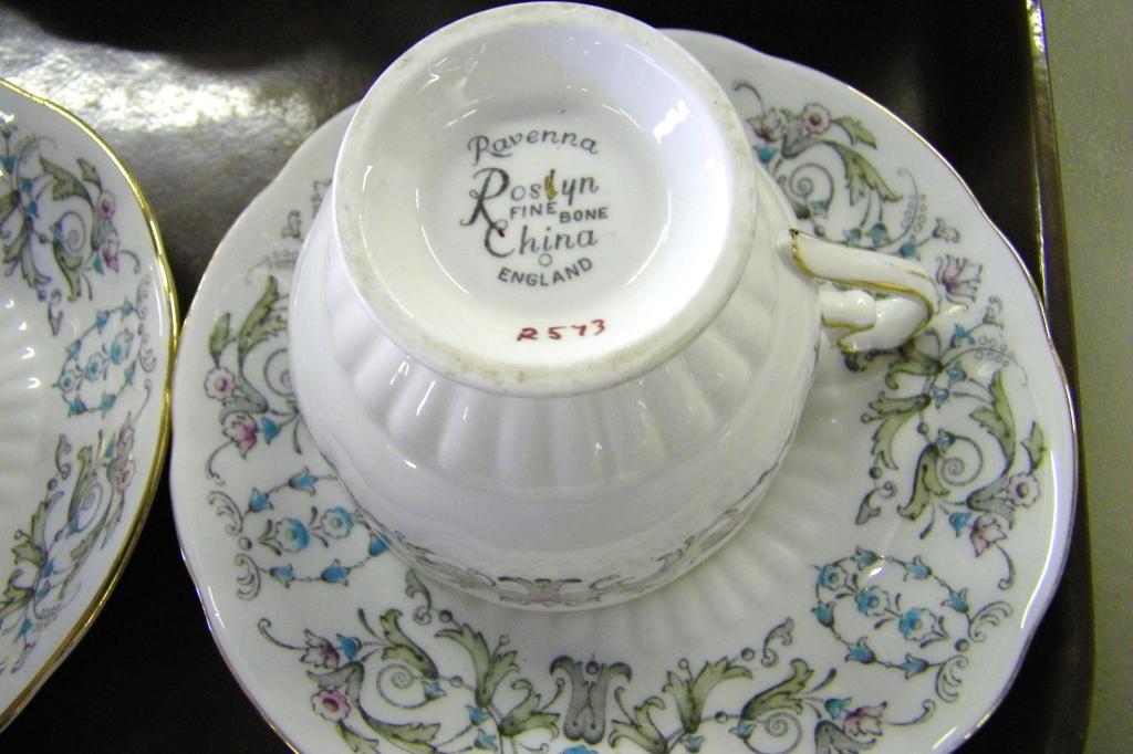 Roslyn Fine Bone China 7 Cups, 8 Saucers
