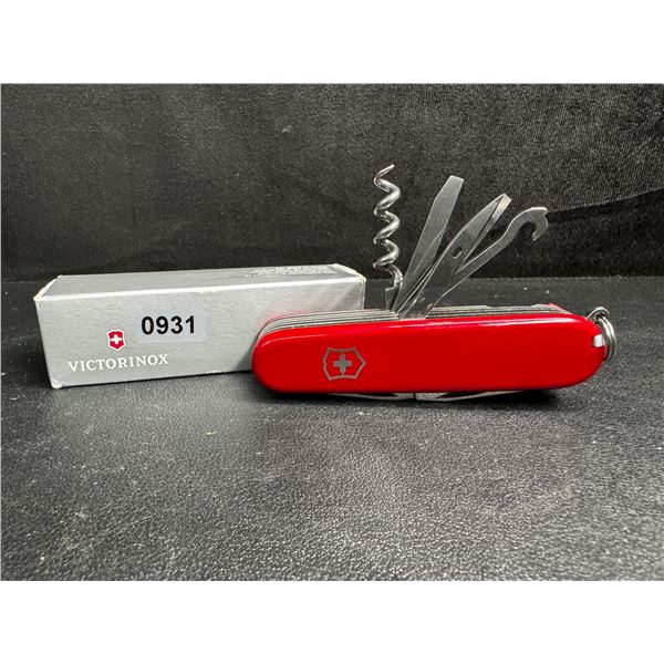 Victorinox 14 Function Swiss Army Knife - New