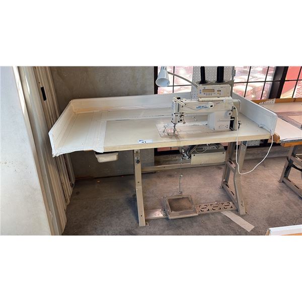 JUKI DLN-5410N-7 HIGH-SPEED, 1-NEEDLE, NEEDLE-FEED, LOCKSTITCH INDUSTRIAL SEWING STATION