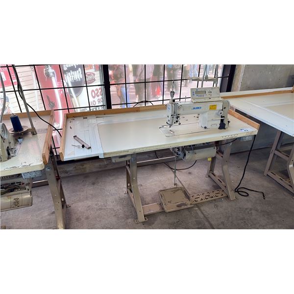 JUKI DLN-5410N-7 HIGH-SPEED, 1-NEEDLE, NEEDLE-FEED, LOCKSTITCH INDUSTRIAL SEWING STATION