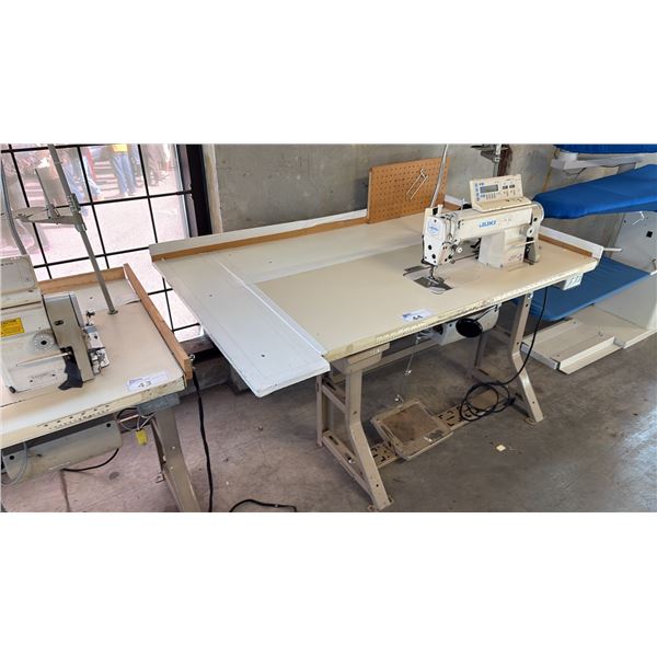 JUKI DLN-5410N-7 HIGH-SPEED, 1-NEEDLE, NEEDLE-FEED, LOCKSTITCH INDUSTRIAL SEWING STATION