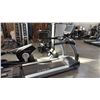 Image 1 : TRUE (400 SERIES) PREMIUM COMMERCIAL-GRADE TREADMILL