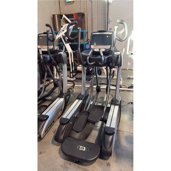 TRUE XS1000 COMMERCIAL-GRADE 3-IN-1 ELLIPTICAL TRAINER
