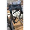 Image 2 : LIFE FITNESS 95TI TREADMILL PREMIUM COMMERCIAL-GRADE, FLEXDECK SHOCK ABSORPTION SYSTEM
