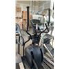 Image 2 : CIRCLE FITNESS GREEN SERIES EL6000 LIGHT COMMERCIAL-GRADE ELLIPTICAL MACHINE
