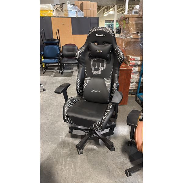 BLACK CLUTCH GAMING CHAIR NEW IN BOX