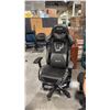 Image 2 : BLACK CLUTCH GAMING CHAIR NEW IN BOX