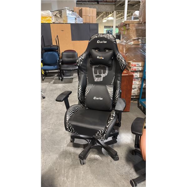 BLACK CLUTCH GAMING CHAIR NEW IN BOX