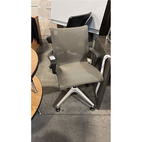 GREY MESH BACK CLIENT CHAIR