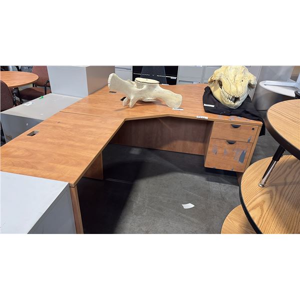 MAPLE 6X6' CORNER COMPUTER DESK